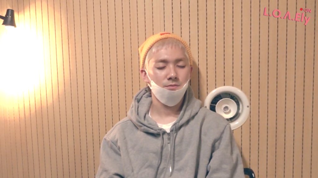 BaekRenTH's tweet photo. เนื้อเพลง MUST ที่เขียนโดยเรื่องราวในจดหมายที่น้องเร็นเขียนถึงคุณปู่ที่จากไป ส่งต่อให้แบคโฮเขียนออกมาเป็นเพลง ถ่ายทอดโดยบุคคลที่เข้าใจน้องในสถานการณ์แบบนั้นที่สุด เลยเป็นเพลงที่ฟังครั้งแรกแล้วอินมากถึงแม้ไม่รู้คำแปล แต่รับรู้ถึงอารมณ์ที่ส่งผ่านมา เจ้าก้อนกลมเก่งมากเลย❣️ https://t.co/xIv4AOwTDc