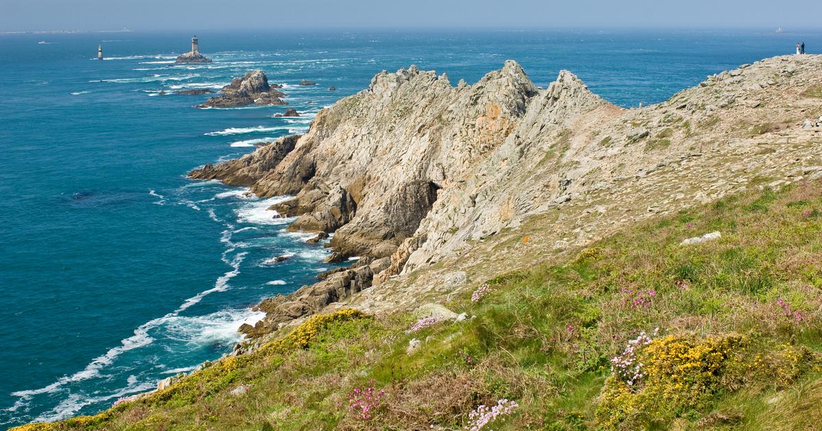 5. finistère (29)prefecture : brestbrittany slaying as always, and it's also the breton department where you can feel the breton culture the most, and that's always a big plus and what makes it better than the other breton departments to me