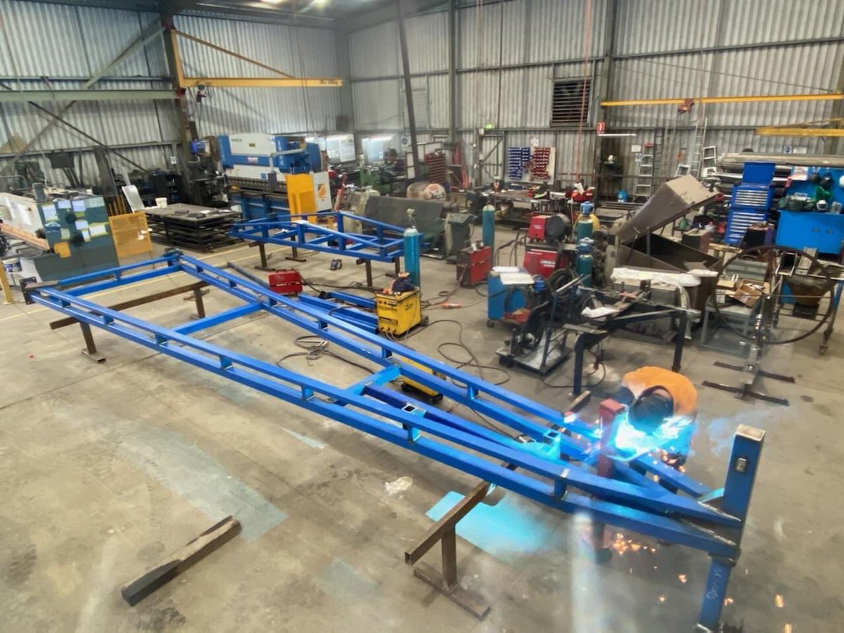 Building our first Miller Prickle Chain in 14 years and it's the 88th Prickle Chain we have manufactured. This is our original 60ft double fold design for a customer order. Contact us TODAY for more info
#pricklechain #worksmarternotharder #helpingfarmers #innovation #horshamvic