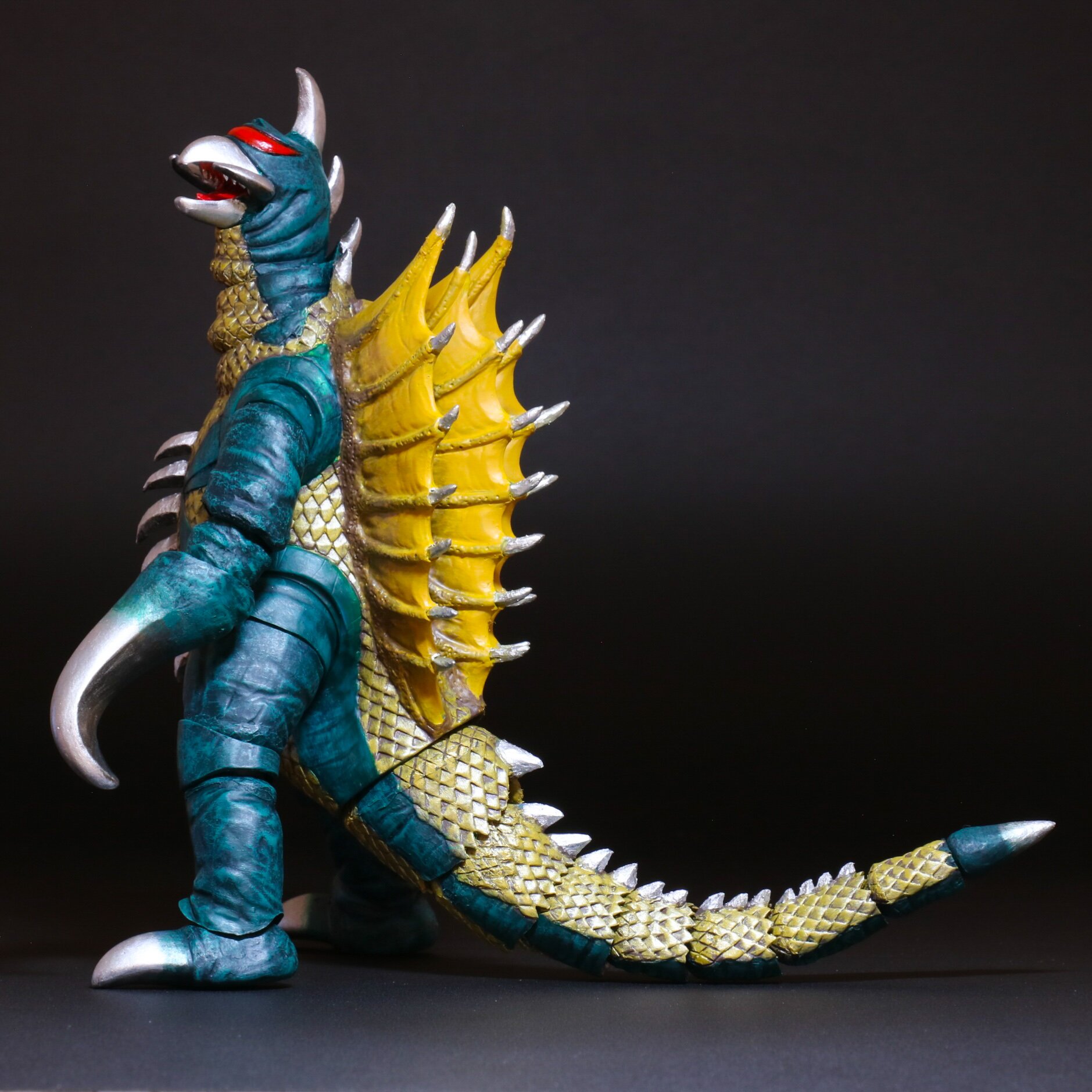 匿名配送 S.H.MonsterArts モンスターアーツ ガイガン(1972)