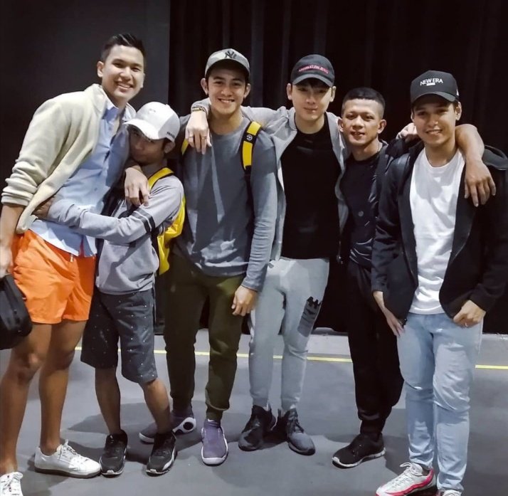 wittykiara's tweet photo. happy anniversary to my faves ๐คช๐
ang syempre happiest birthday lenlen @wealandferrer_!!!!
#Batch4TheWin
HappyONEderfulYear Batch4 https://t.co/8iorYS9j1X