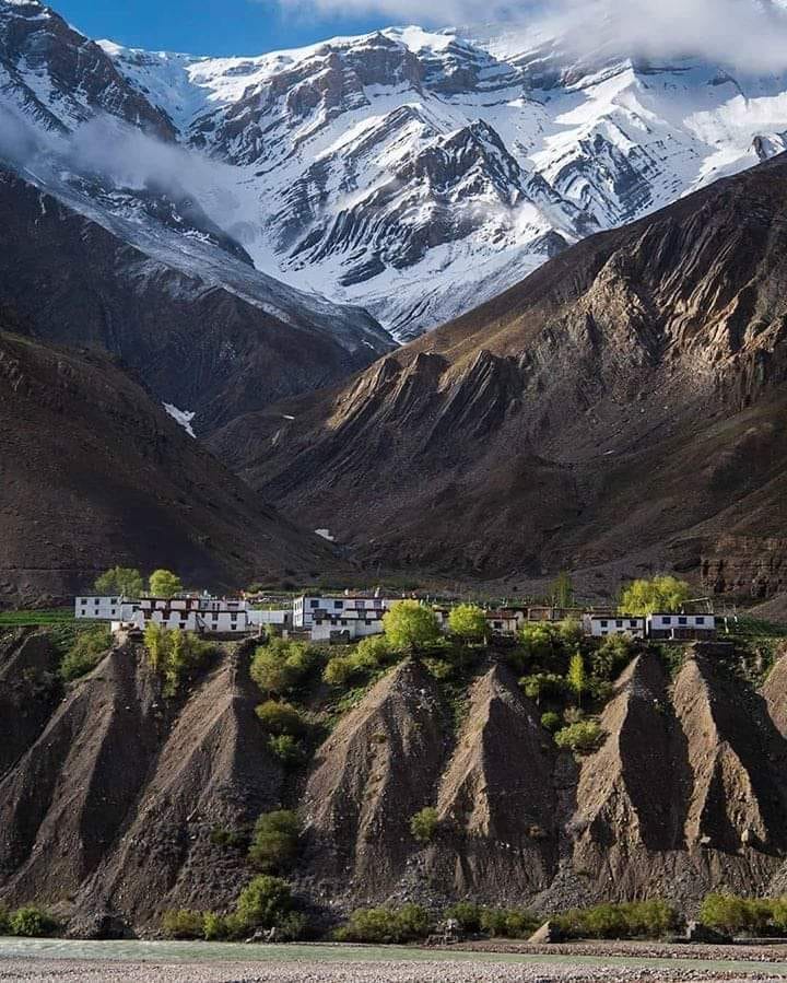 tripnxt's tweet photo. A bloom-shower destination. Mudh Village, India
Book your unique tour: https://t.co/IX0W7zl4S2
#chailover #storiesofindia #winterseason #jammuandkashmir #himalayas #travelrealindia #himachalpradesh #instamountains #snowseason #indiatourism #northeastindia #tripnxt #india https://t.co/3gBa228kvI