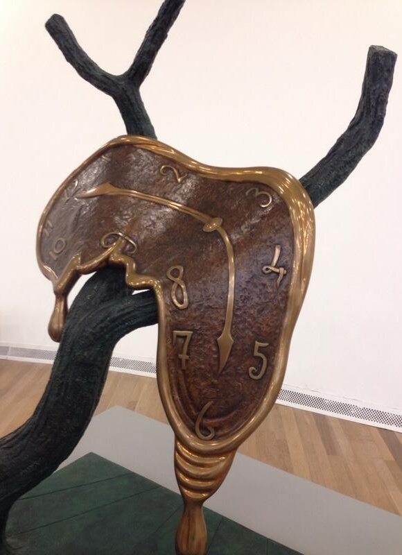 A_mirandam's tweet photo. #MidnightObsession.
#DarkNetflix 
Time profile...
Choose one.
#ArtForEveryone by @ElMuseoSoumaya https://t.co/w1XwWeqzgs
