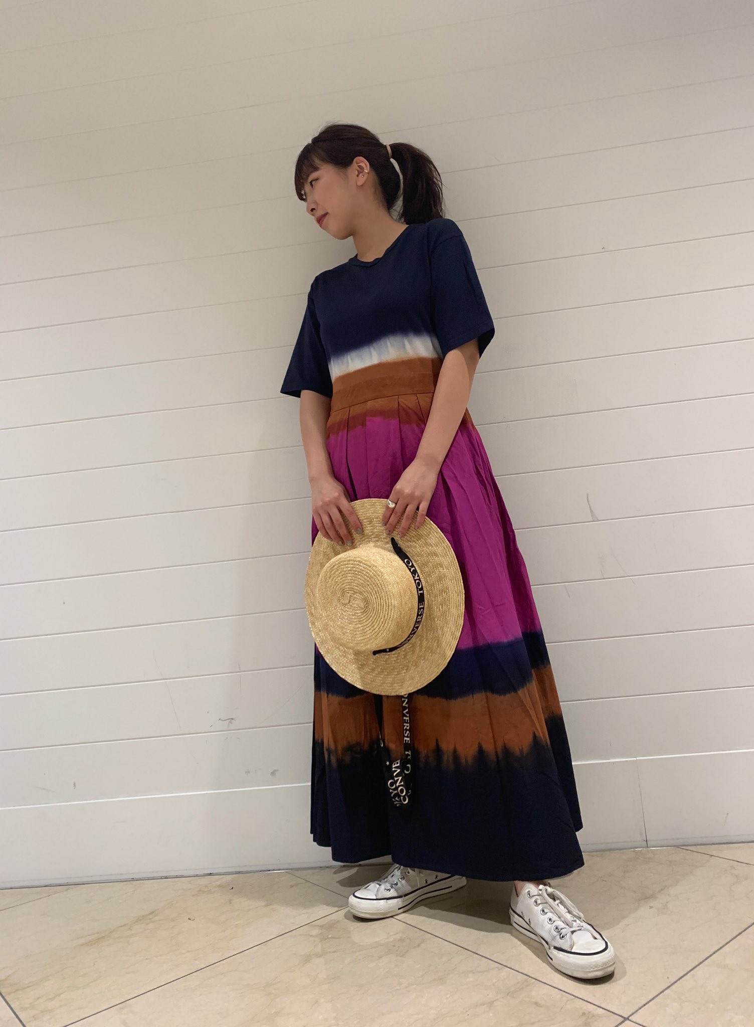 ট ইট র Converse Tokyo Muveil 今季トレンドでもあるタイダイ染めで仕上げた鮮やかなグラデーションがポイントの ワンピースです Tシャツ素材とスカート部分は織地でドッキングタイプとなっております Price 43 000 Tax Size Free 二子玉川店は15日