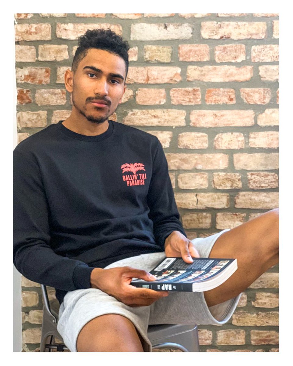 FCBBasketball's tweet photo. 🌴🏀 BALLIN‘ TILL PARADISE und positive Sommervibes - mit der #FCBB Courtside Collection 3.0 ! 😎
🛒 Zum Shop: https://t.co/IYoHKxBuXW
#CourtsideCollection #FCBBCourtsideCollection #MünchenIstUnserCourt #MaodoLo #DaniloBarthel https://t.co/OZfMV6oAuS
