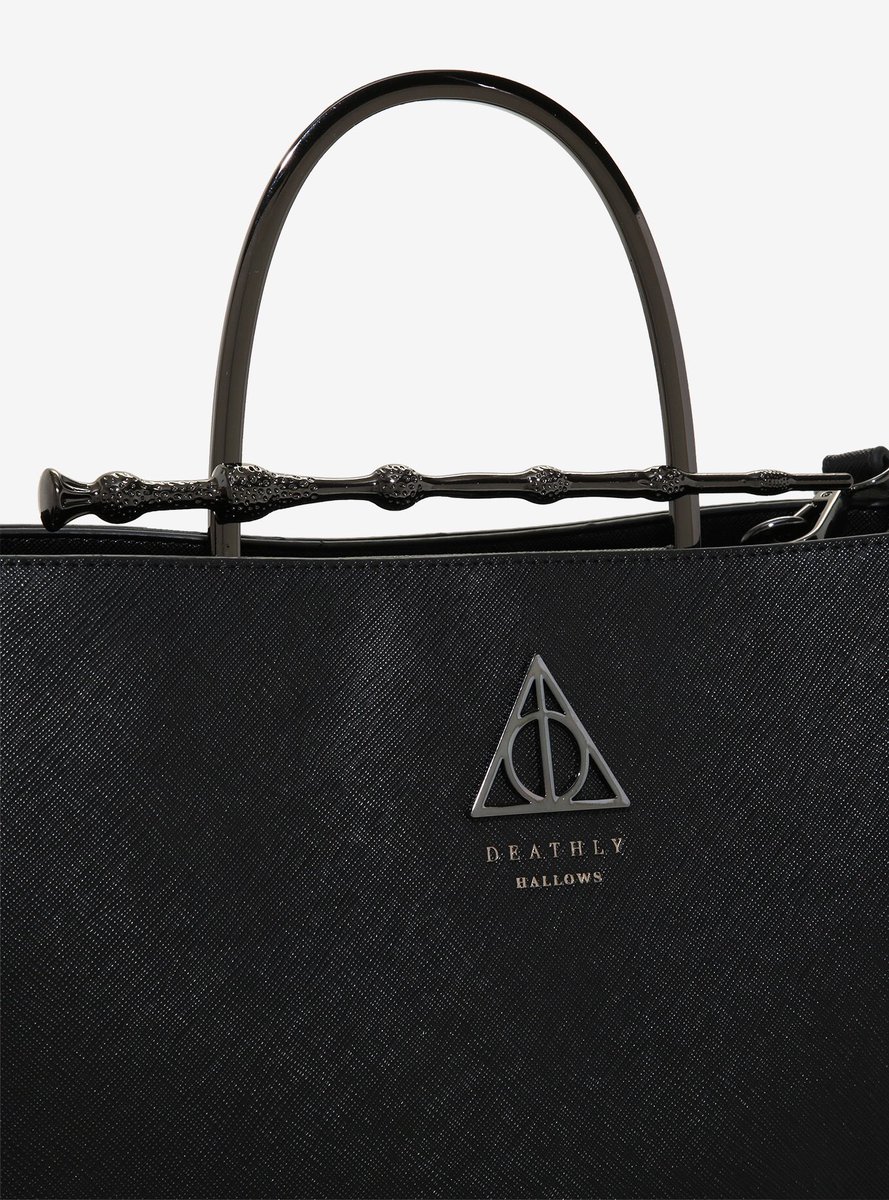 tanashala95's tweet photo. It’s probably a good thing this purse is on back order until September...or I’d be making a #QuarantineImpulseBuy #Quarantine #HarryPotterAtHome https://t.co/ec4v1WfsEL