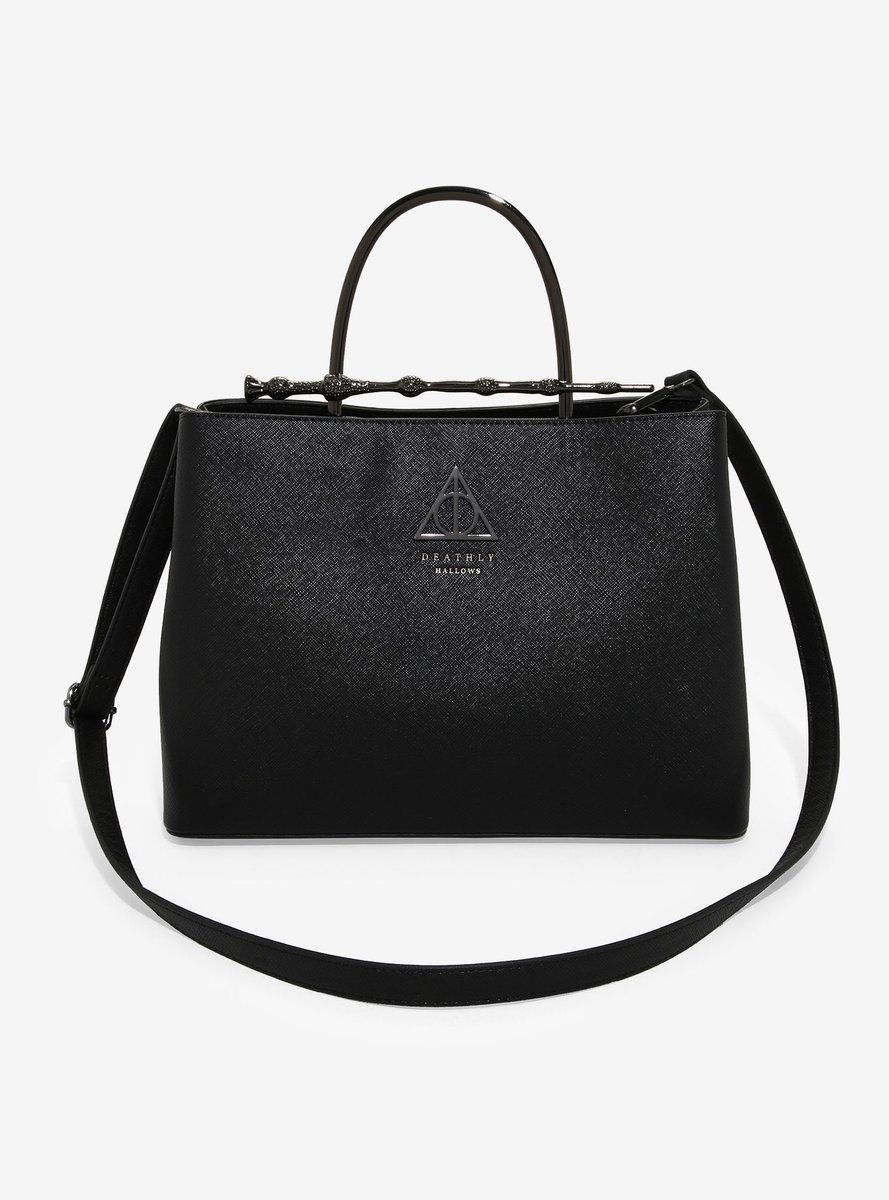 tanashala95's tweet photo. It’s probably a good thing this purse is on back order until September...or I’d be making a #QuarantineImpulseBuy #Quarantine #HarryPotterAtHome https://t.co/ec4v1WfsEL