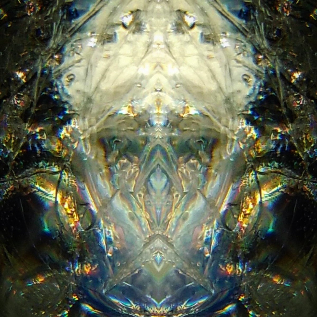 AuroraElysium's tweet photo. • Cosmic Refraction Hierophant •
Edit @AuroraElysium
Original photo by @PurityWater99
#ArtPhoto #PhotoArt #Arte #Rhilea #AuroraElysium #AlienLight #Artist #TheHierophant #Consciousness #MediationArt #Meditation #CosmicConsciousness #Pleiadians #VisionaryArt #LightBeings https://t.co/dTDdMr6jbp