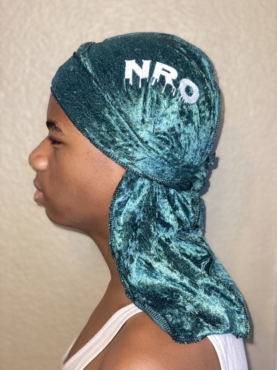 NicoletteRoyal8's tweet image. Check out our velvet durags and satin bonnets....get your order in at NROCompany.com we also are selling stylish FaceMask #facemask #facemaskmaker #BlackOwnedBusiness #NROcompany #CEO #durags #waves #bonnets