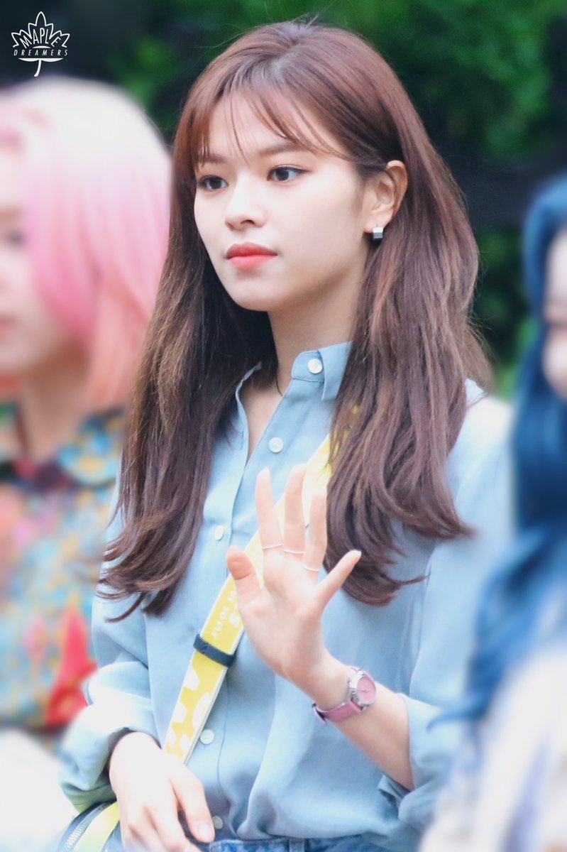 JEONGYEON JAWLINE