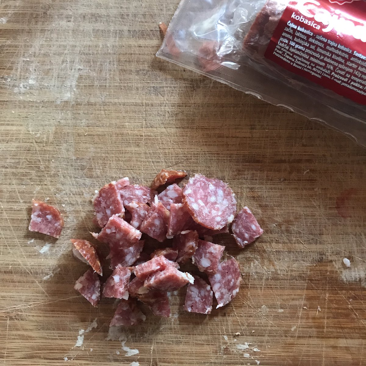 Cut the sausage into small pieces.