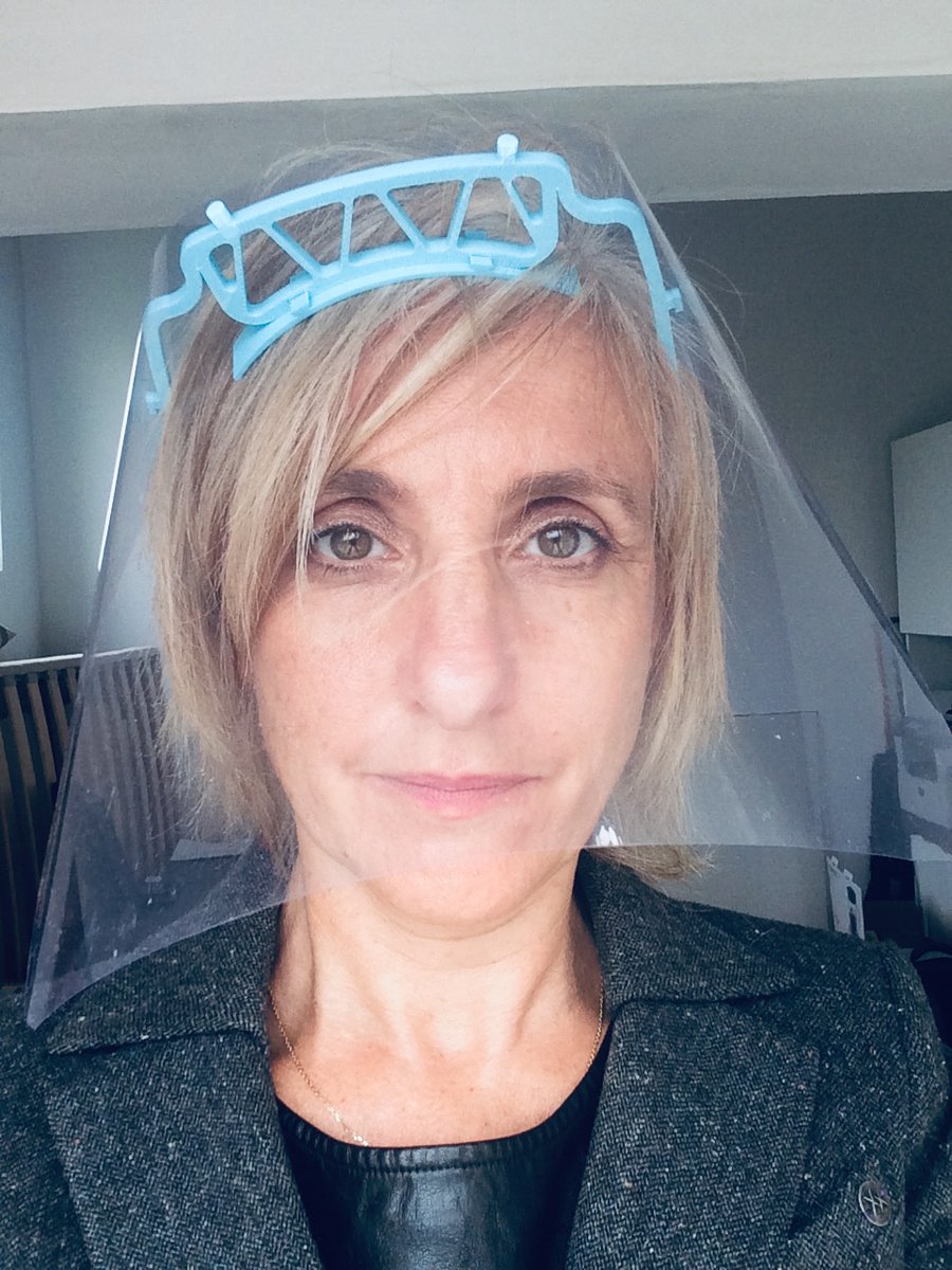 Stephanie MartinPrie tweet media