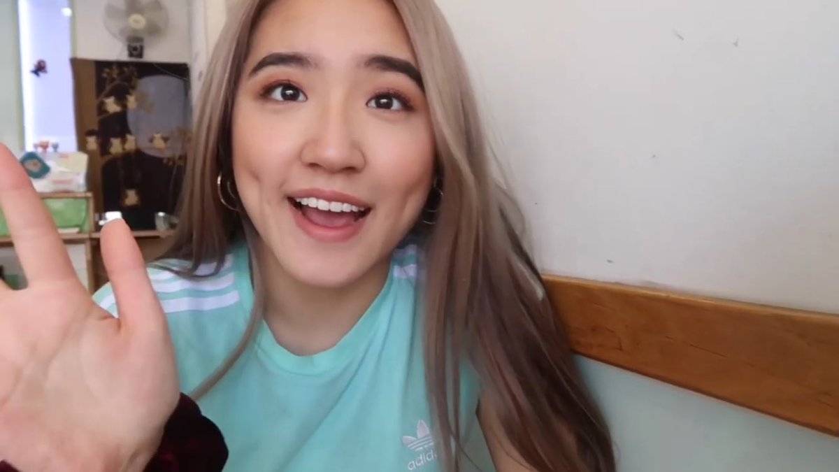 a thread of Herin but she gets older as you keep scrolling: