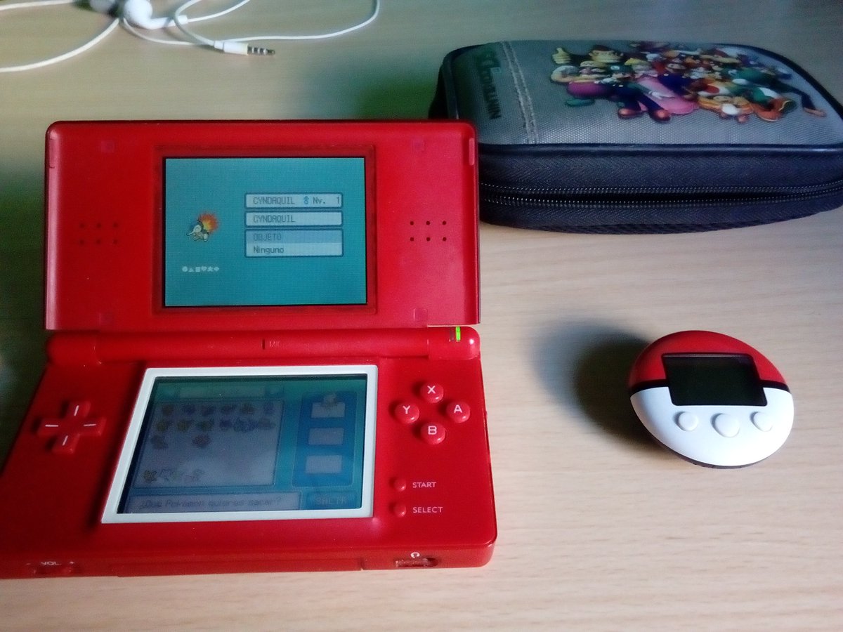 Alex4Hero's tweet photo. Me he propuesto subir un #Pokemon inicial al nivel 100... usando mis pies. Bienvenidos una vez más a #RetosDelDiablo Cyndaquil #TeElijoATi https://t.co/ZedY4wD3up
