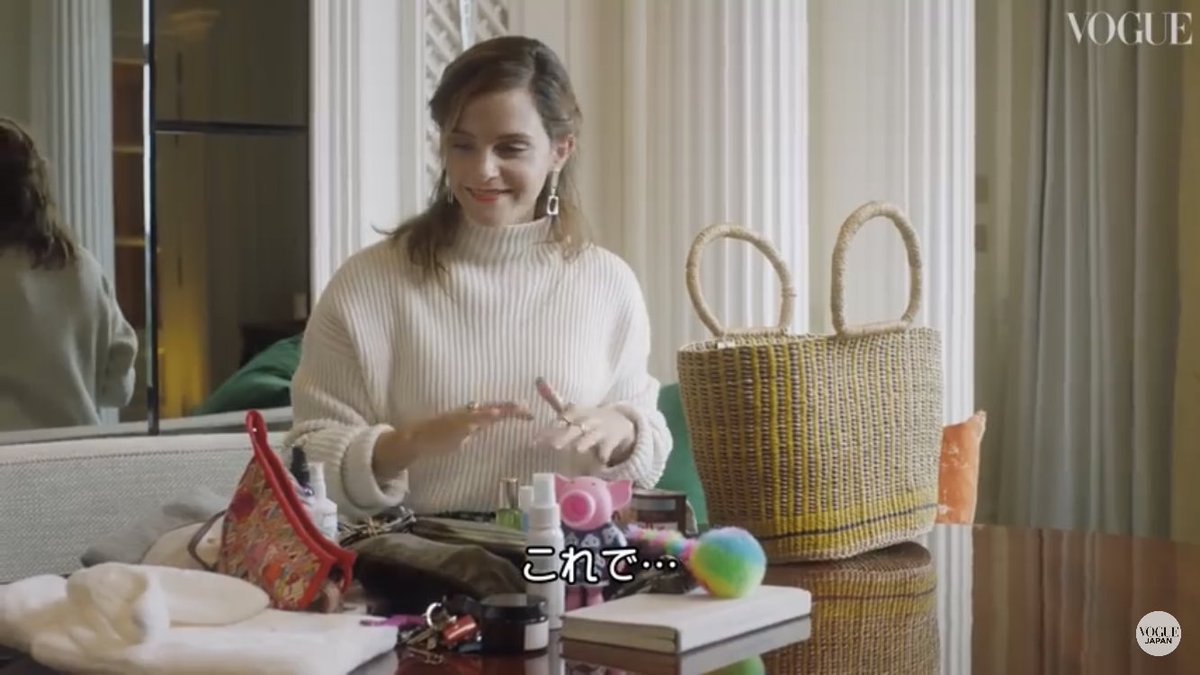 いい女のバッグは小さい エマ ワトソンさんは バッグ女 と呼ばれるほどめちゃ荷物持ちだったから 私エマ ワトソンだったんだ Togetter