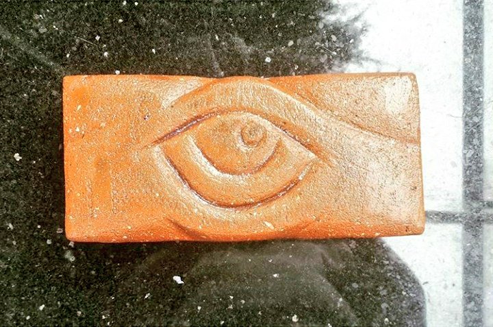 roycehall_ltd's tweet photo. Hope you all had a lovely bank holiday! I've been getting creative working with brick and stone!

#stone #brick #stonedesign #brickdesign #carving #carvingbrick #lockdown #newinterest #ideas #stonecarving #Creative #creativity #brickwork #bricklaying #builder #build https://t.co/p2i44twZI7