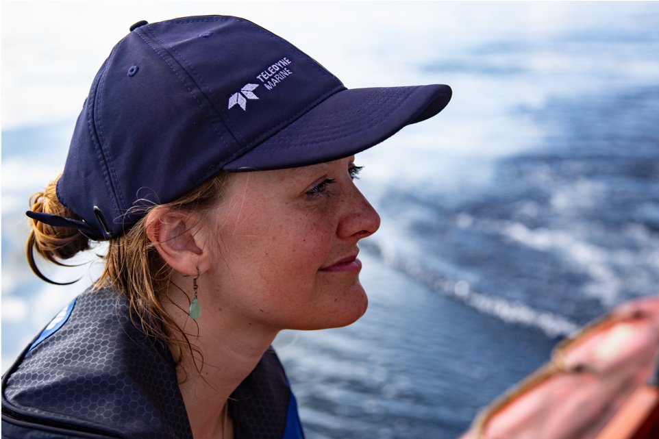 Denise Swanborn  @DJBSwan is focused on the relationship between seabed topography and marine biodiversity in the Indian Ocean. She is currently studying for a DPhil  @OxfordEnvRes with the exciting  @nektonmission.