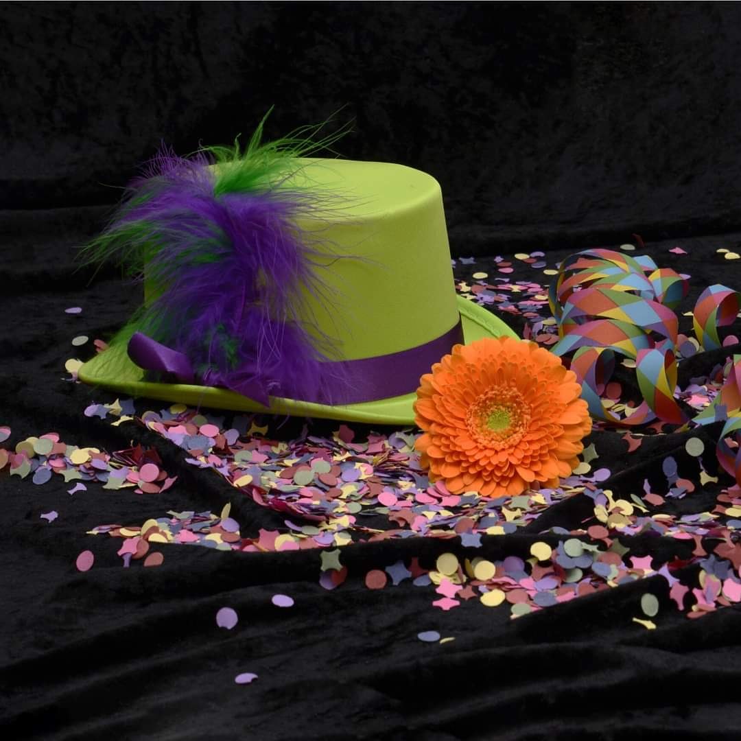 WestFinCollege's tweet photo. MUSIIKKITEATTERI
Mainittakoon, että säveltäjä ja teatterimuusikko Jussi Tuurna pitää koulutuksessa teatterimusii-kinkurssin.

Hae mukaan! : https://t.co/q8dnPAy6TA

#klovneri #musiikkiteatteri #kansanopistot https://t.co/JkI7EgLSqY