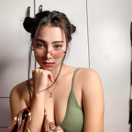 9GAGdating's tweet photo. Fillipina #9GAG https://t.co/8kEFu6ZGMf