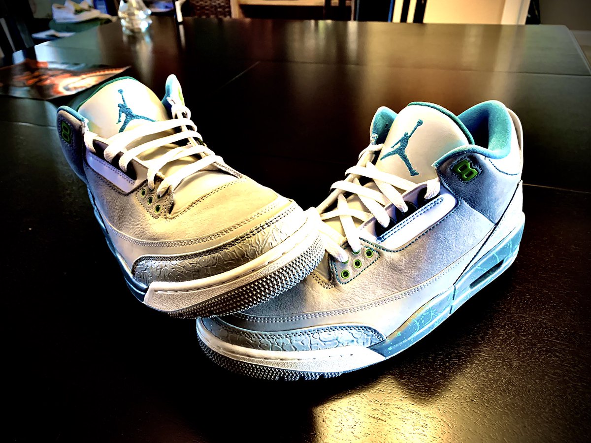 JTRCustoms's tweet photo. Air Jordan Mag 3s Customs #jordan #jordan3 #airmag #airmags #sneakerhead #sneakercustoms #customshoes #kicks #customkicks #angleusdirect #nike #airjordan #art #jtrcustoms #jumpman23 #sneakers #sneakerheads @AngelusBrand https://t.co/gGUL15BhSW