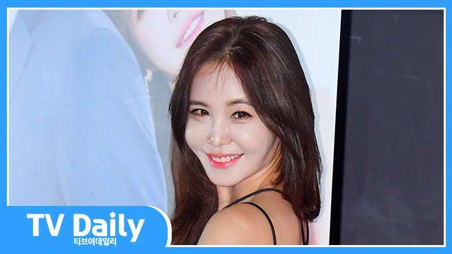 tvdailynews's tweet photo. ‘연애 완전 정복’ 강예빈 ‘시선 싹쓸이하는 반전 뒤태’ 

https://t.co/x0HUdr3sCb

#강예빈 #kangyebin #배우 #영화 #movie #연애완전정복 #스타 #star #티브이데일리 #tvdaily #td영상 https://t.co/H4iTkKNGSk