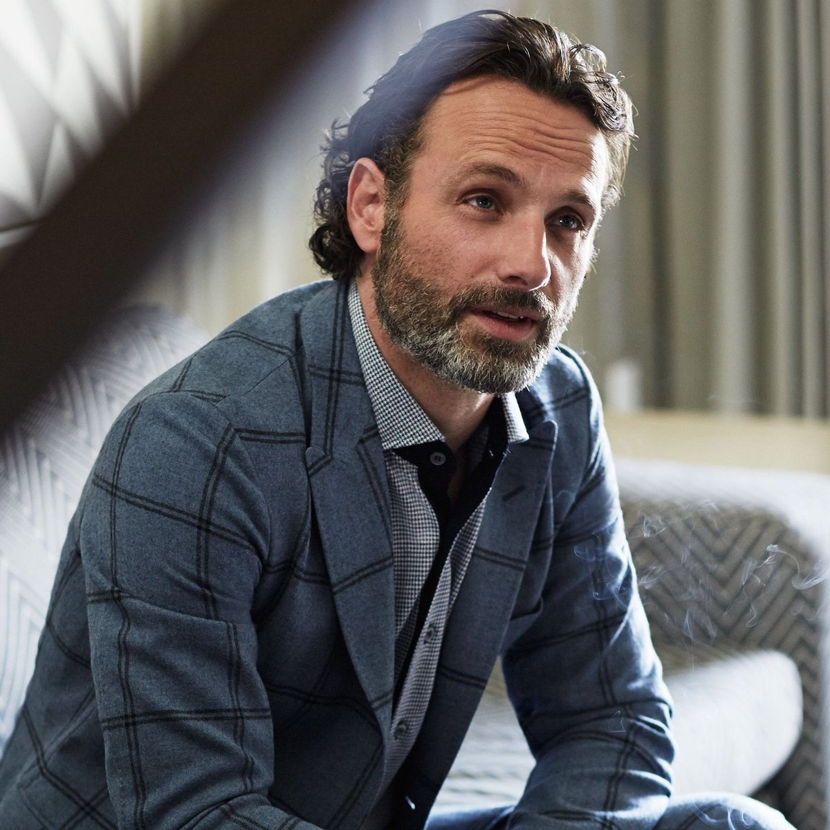 thread of Andrew Lincoln but he gets older as you scroll