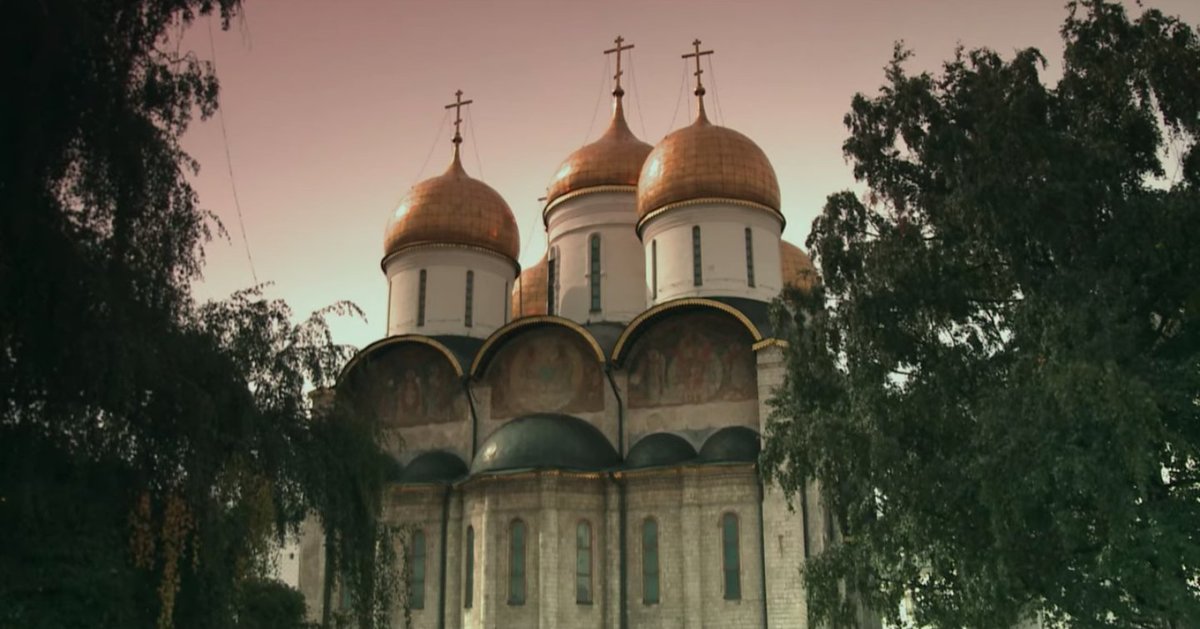 momentsonscreen's tweet photo. Today, May 26, 1896, Nicholas II and his wife Alexandra were crowned Emperor and Empress of Russia (depicted in The Last Czars, s01e01 "The Chosen One", 2019, dir. @AdrianMcDowall, writ. @ChrisBellWriter, ft. #RobertJack, @sanna_herbert, @GavsterNo1) #TheLastCzars #OTD #OnThisDay https://t.co/EJax27Hjp7