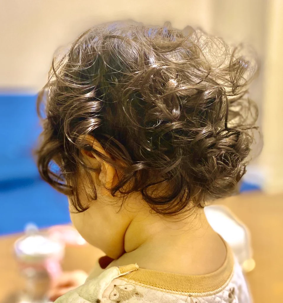 投稿者さまの娘さんの髪がかなり可愛い！！4ヶ月後は毛先だけカール！！