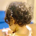 投稿者さまの娘さんの髪がかなり可愛い!4ヶ月後は毛先だけカール!