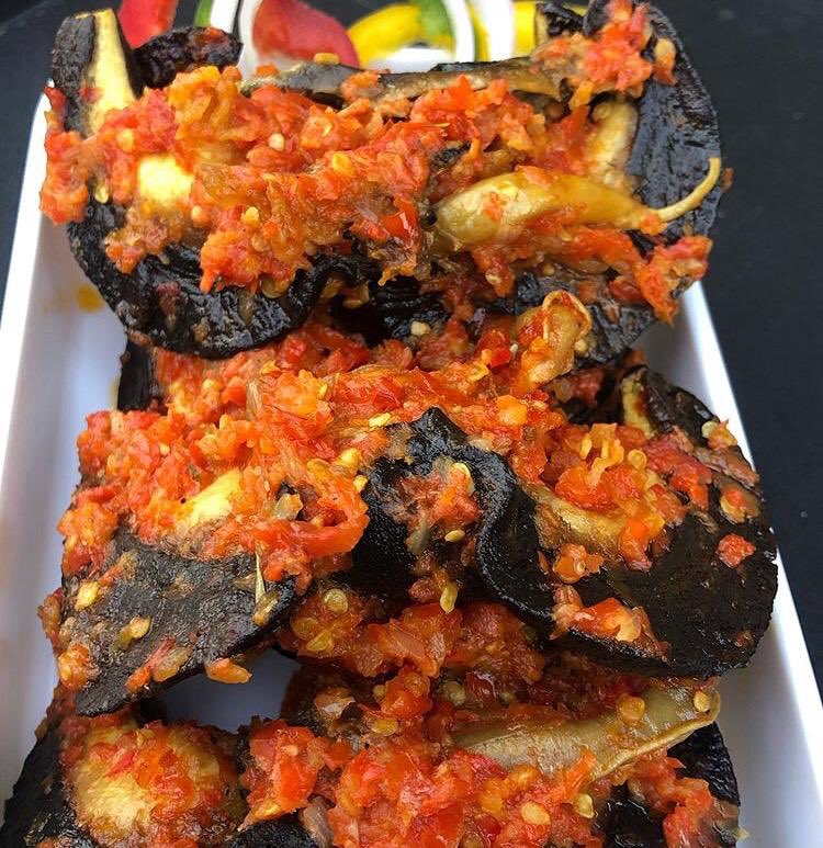 Where are my Snail lovers???? We sell shelled and unshelled healthy snails. The Snails are very affordableWe also sell well garnished peppered snails Location is Port Harcourt Delivery is nationwideDm, Call or WhatsApp 07050396961