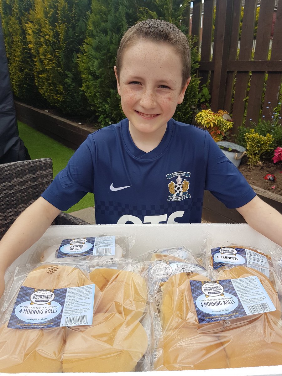 eddie_tonner's tweet photo. Thanks to @BrowningsBakers and @TrustInKillie for the generous prize in the #killiekitcomp. Owen was really happy to recieve this. https://t.co/pp6Sv5MoNy