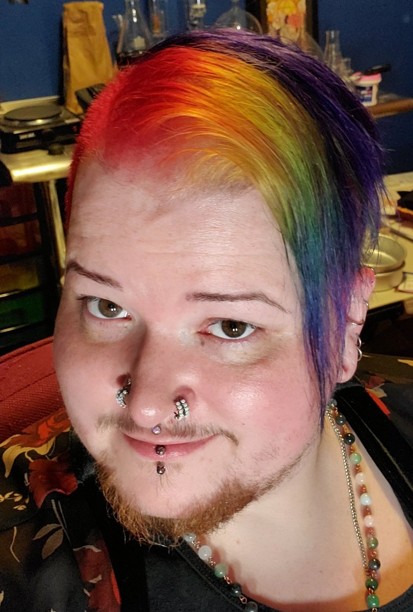 fenixwilde's tweet photo. I did a new hair thing. https://t.co/mBFSI7Gpt6