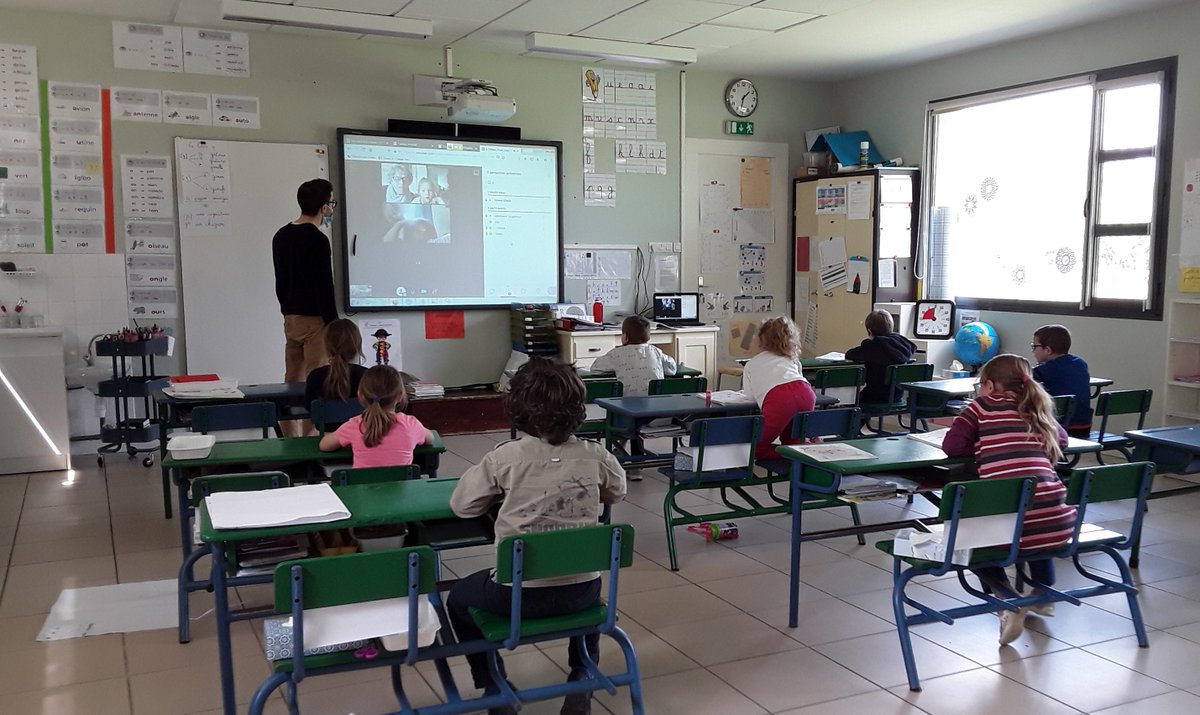 LaurentPINAULT's tweet photo. Nouvel exemple d'utilisation de classe semi-virtuelle à l'école de COURMEMIN. L'enseignant y organise régulièrement des temps d'apprentissage communs en regroupant les élèves de GS ou CP présents à l'école et ceux restés à la maison, en utilisant la CV du CNED. @dsden41 @Dane_ot https://t.co/czwURrHvjD