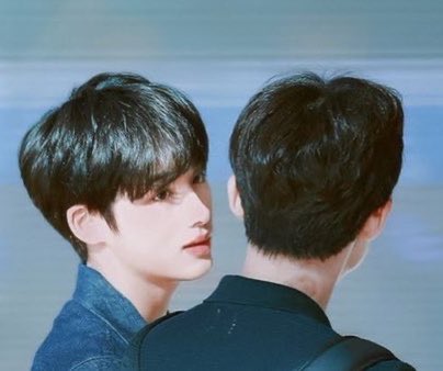 박성광 멜로눈으로 보는 마크 
                                     핫도그 낳은 재현
매니저 보는 루카스 윈윈