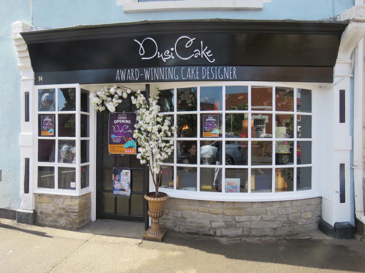 burnham_on_sea's tweet photo. Burnham-On-Sea cake maker launches cupcake delivery service on shop’s first anniversary https://t.co/8cvqZGna4g https://t.co/PHF5n35n4K