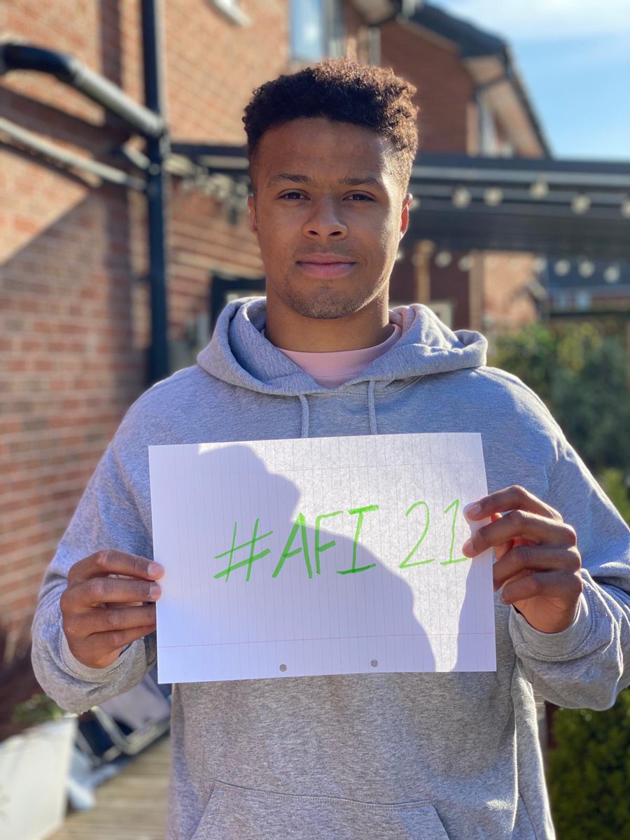 AberavonClub's tweet photo. And look who's just backed our relaunch campaign #AFI21
@Saints1890 & @WalesRugbyL sensation @ReganGrace5 who epitomises all that is great about our town.
Outstanding talent and a fantastic, grounded individual.
Port Talbot should be proud. A conveyor belt for sporting talent.
π https://t.co/wzU9Z909tl