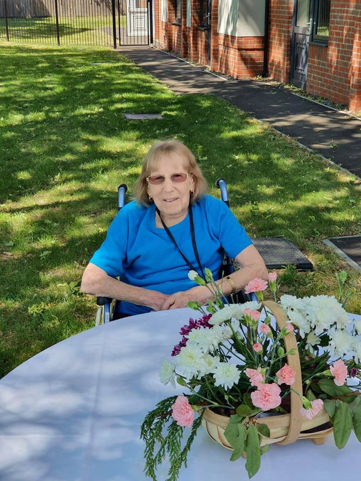 layston_grove's tweet photo. Making the most of the sunshine with a bit of garden bingo yesterday🙂 https://t.co/158NQmpKG9