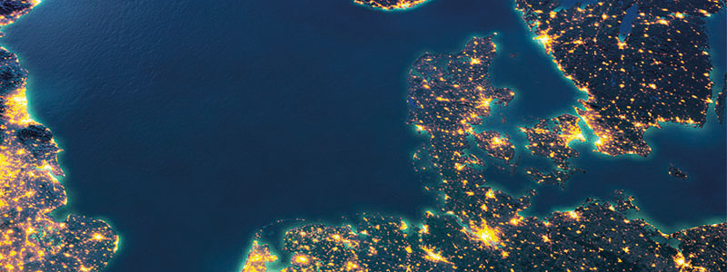 🏝️A new #energyisland that built in the North Sea off the coast of Denmark, could be the 1st in a network of hubs that connect far #offshore #windfarms to North Sea Countries’ energy markets, as envisioned by the @NSWindPowerHub bit.ly/2TCG4pJ