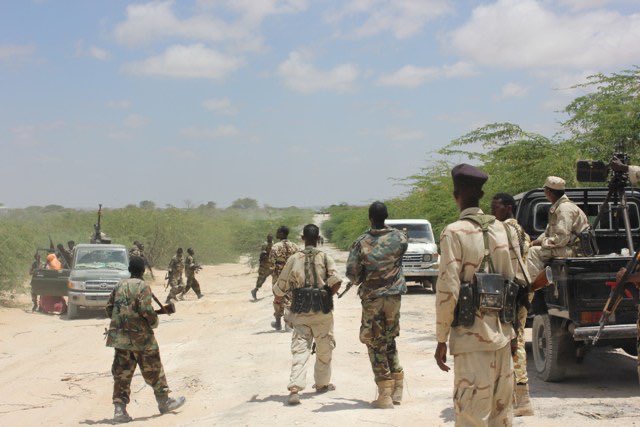 #BREAKING At least five soldiers have been confirmed dead after fierce fighting btw 2 groups from Somali government forces in outskirts of Mogadishu not far from Deyniile. Tension has escalated over a land dispute (Goofaf) btw Dayniile and Garaabaaleey local authorities.#Somalia