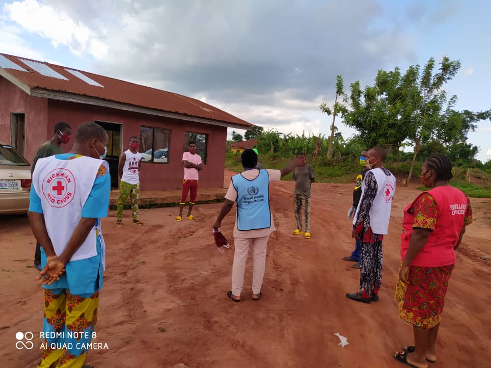 action_edo's tweet photo. #Lassafeverpreventionandcontrol 
Not losing sight of #LassaFever even in the #COVID-19 Pandemic, @WHO &amp; #Redcross personnel supporting @#EsanNorthEast LGA in deratarization in hot spot communities,training #communityvolunteers &amp;using the opportunity to sensitize on #COVID-19. https://t.co/iXEemAG8P6