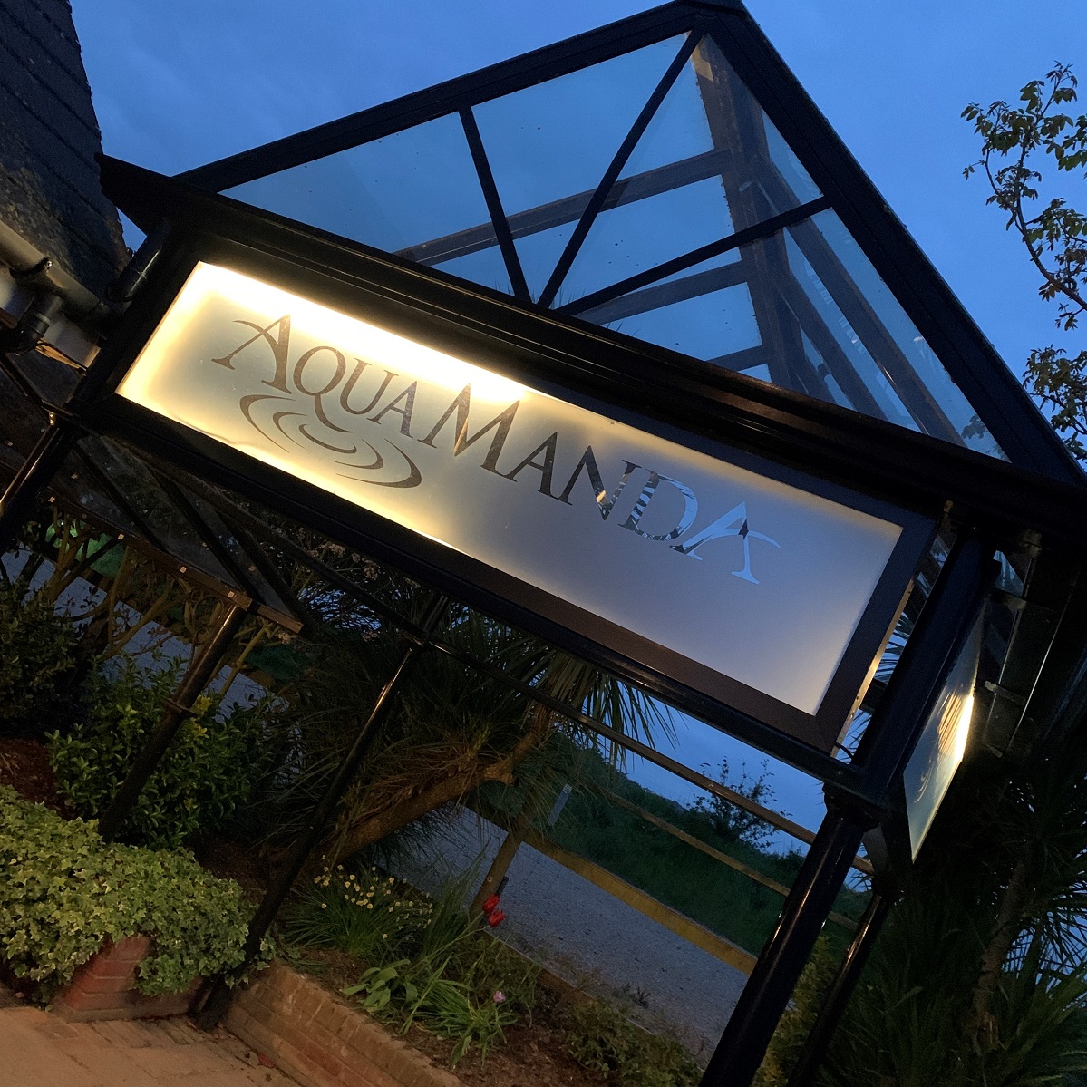 Hempstead House tweet media