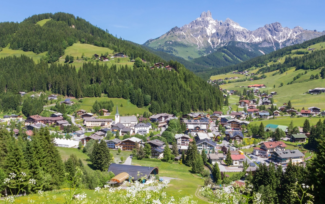 prbuero's tweet photo. Presseaussendung: Die Tourismusbetreiber in Filzmoos freuen sich auf die Öffnung der Betriebe. Filzmoos kennt keinen übertriebenen Massentourismus und setzte bei den Urlaubsangeboten schon immer auf Naturerlebnis, Entschleunigung und Regionalität ... https://t.co/7Nh9ePl3TC https://t.co/yg2ga85qGt