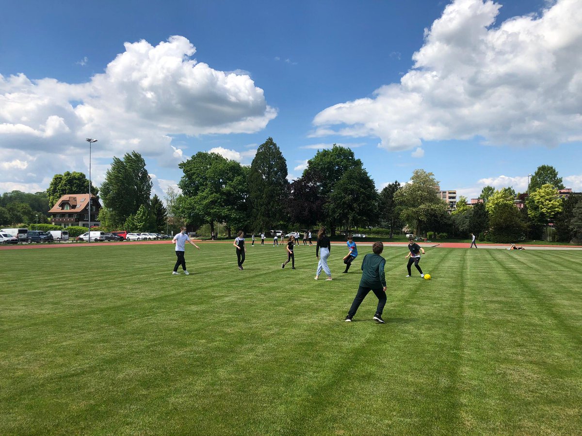Secondary students back in active action in Sport class! ⚽️🤸‍♀️🏅

#activelifestyle #iscs #internationalschool