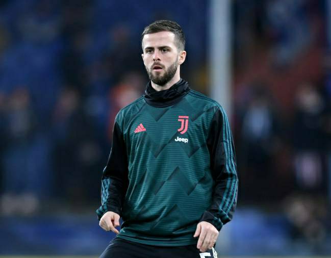 [AS] | Barcelona's signing report that explains Miralem Pjanic move.Many onlookers, including fans of the club, put their hands on their heads when they first heard about the rumoured move by Barcelona to bring in Pjanic, involving the inclusion of Arthur Melo in operation.