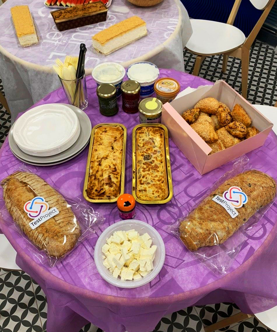 🥳Celebrating #Shavuot with the best family ever @TestProject_io😋