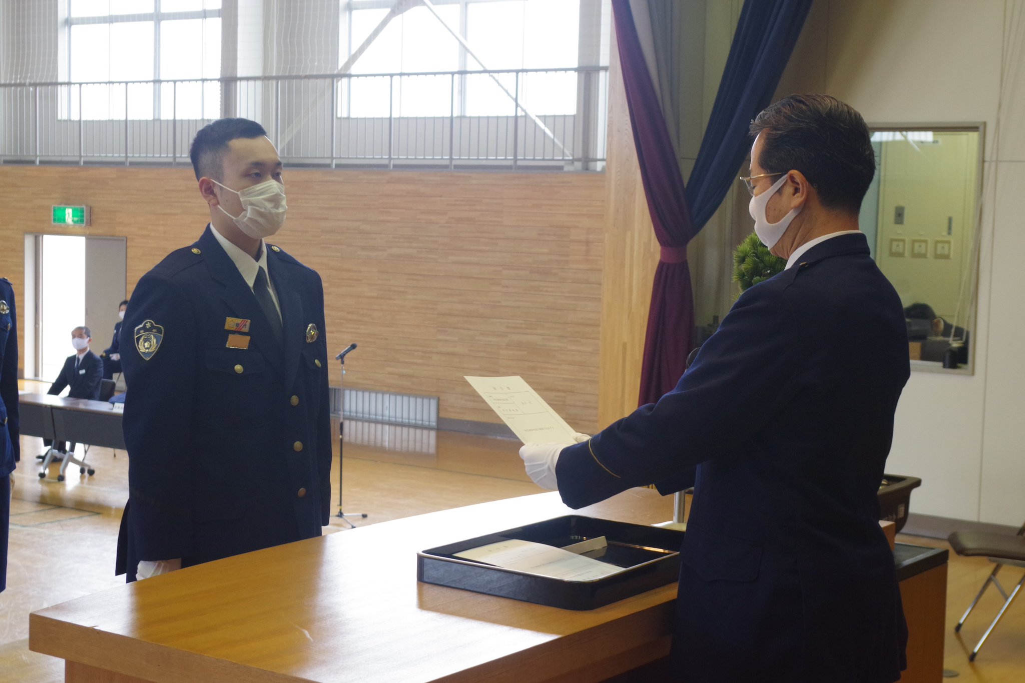 岩手県警察本部職員採用チーム 先日５月21日 岩手県警察学校で初任補修科の入校式が行われました 今回入校 した学生は 昨年４月１日に採用され 今年１月31日に卒業した長期課程の学生です 今回の入校は一人前の警察官になるための大切な教養期間