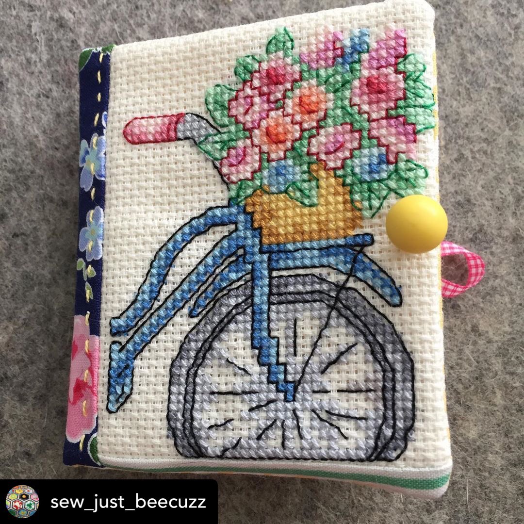 EFibres's tweet photo. Eeee!! 🤗🤗 What a cute needlebook!!! Great way to show off your favorite scraps and transport your needles 💓💓
#scrapfabricproject #scraptastic #needlebook #diy #reducetextilewaste #evolvingfibres https://t.co/y8UGasMN1F