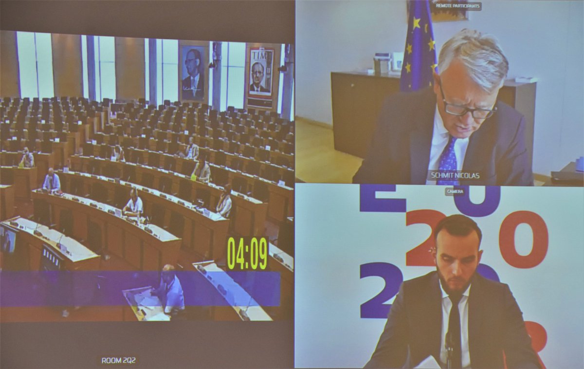 mrms_RH's tweet photo. Minister @josip_aladrovic at today's @EPSocialAffairs videoconference. Aladrovic emphasized the importance of the cross-border workers protection and their social rights. Cooperation among #EU countries is the key factor in economic recovery. #HRPRES https://t.co/uEW2GfyMfd https://t.co/nfv0vTVg4H