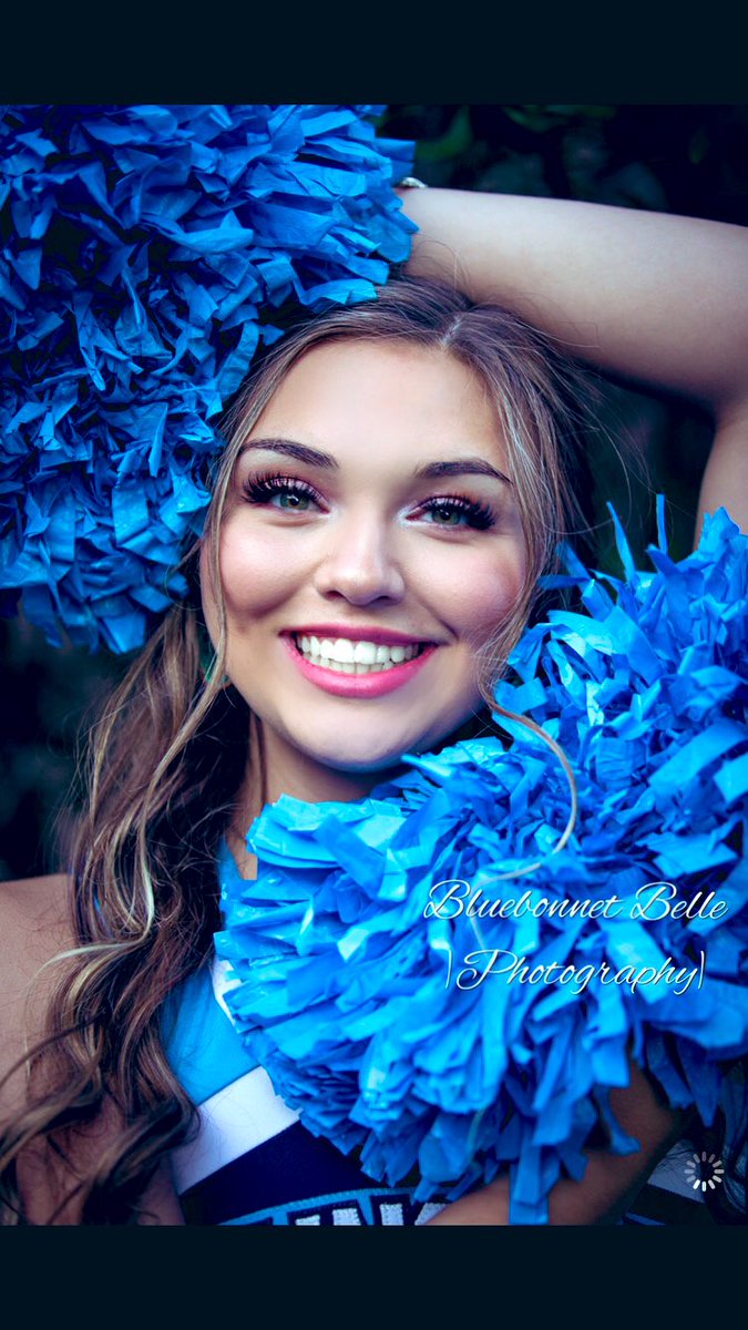 brifosterr's tweet photo. Officially an islander cheerleader :)💙💚 https://t.co/nnO0r3nLTE