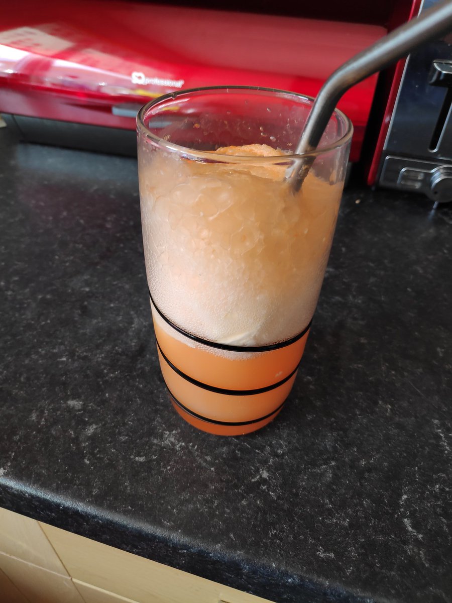 r0cketbaws's tweet photo. Simple pleasures #irnbrufloat https://t.co/1pBaGKvUKX